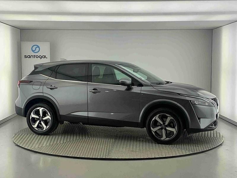 Cinzento Usado 2024 Nissan Qashqai SUV | € 32.490 (Preço justo) - Imagem 1/4