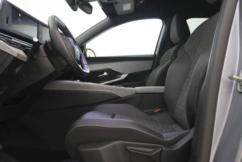 Usado Peugeot 5008 145 HP (106 kW) 2025 Cinzento SUV