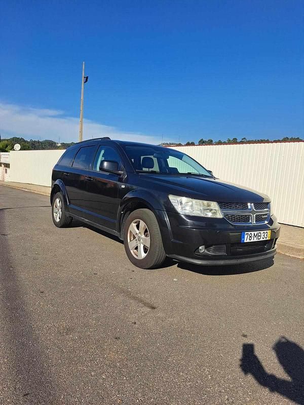 Preto Usado 2011 Dodge Journey SUV | € 9.850 - Imagem 1/4