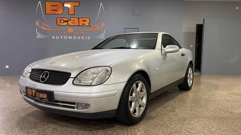 Cinzento Usado 1997 Mercedes 200 | € 10.900 - Imagem 1/4
