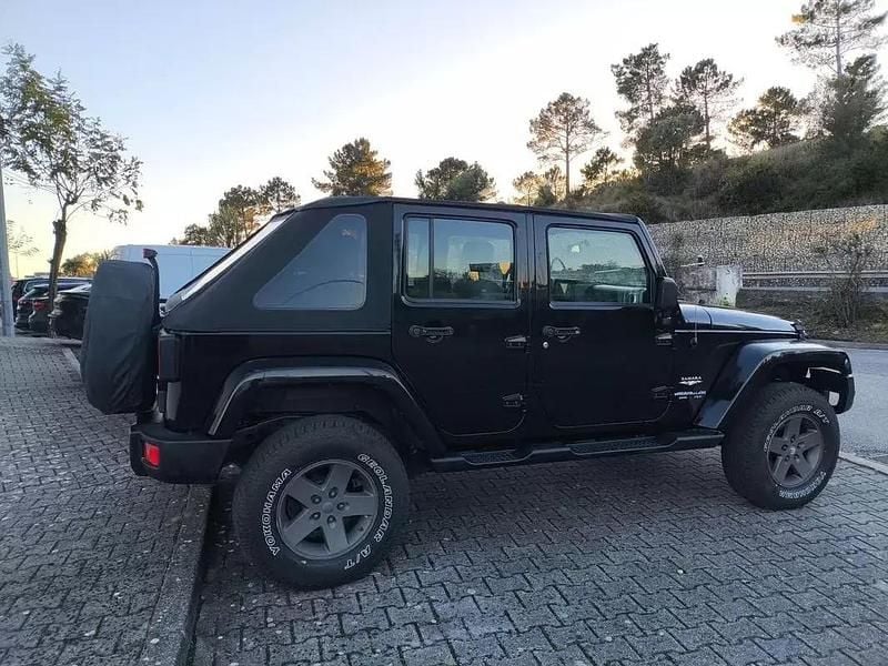 Usado Jeep Wrangler Unlimited Sahara 177 HP (130 kW) 2008 Preto SUV