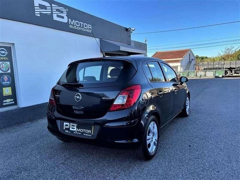 Usado Opel Corsa 95 HP (69 kW) 2013 Preto Citadino