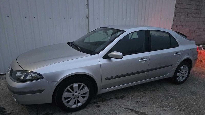 Usado 2005 Renault Laguna II Sedan | € 2.900 (Preço justo) - Imagem 1/4