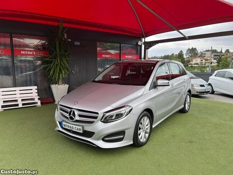Cinza Usado 2016 Mercedes B180 Monovolume | € 14.450 (Super Preço) - Imagem 1/1
