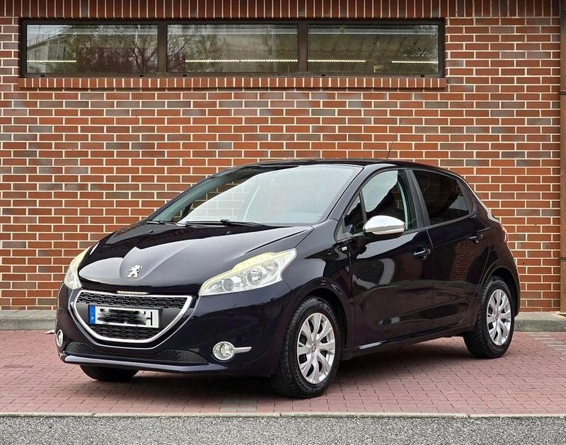 Usado 2015 Peugeot 208 Style Citadino | € 7.990 (Preço justo) - Imagem 1/4