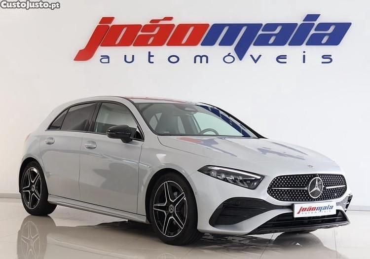 Cinza Usado 2023 Mercedes A200 AMG line Sedan | € 36.500 (Preço justo) - Imagem 1/1