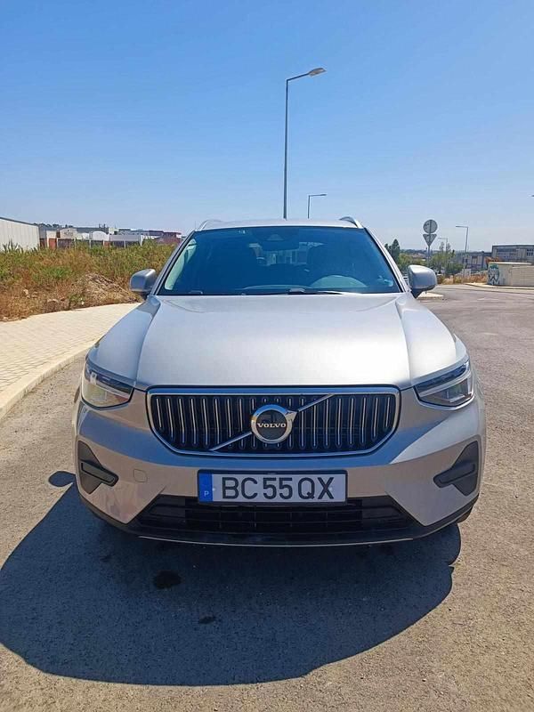 Usado Volvo XC40 211 HP (155 kW) 2023 Cinzento SUV
