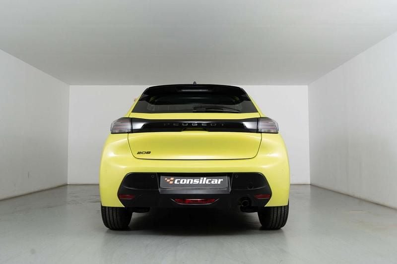 Usado Peugeot 208 Active 101 HP (74 kW) 2024 Amarelo Citadino