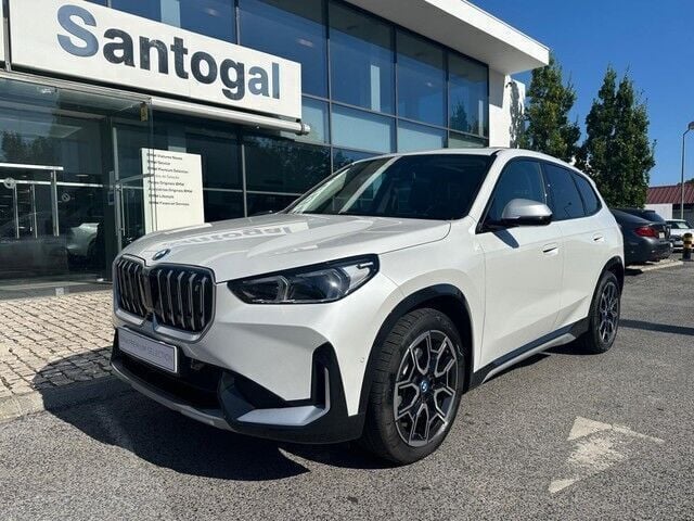 Branco Usado 2023 BMW iX1 SUV | € 56.490 - Imagem 1/4
