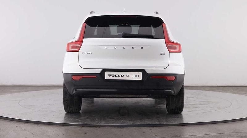 Usado Volvo XC40 163 HP (119 kW) 2025 Branco SUV