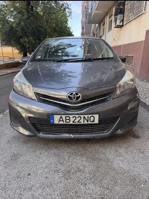 Usado 2013 Toyota Yaris Sedan | € 3.799 (Super Preço) - Imagem 1/4