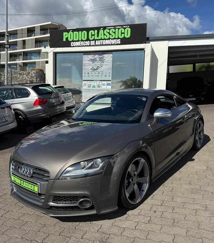 Cinzento Usado 2010 Audi TT | € 22.900 - Imagem 1/4