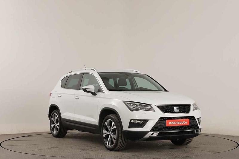 Branco Usado 2017 Seat Ateca Ecomotive SUV | € 24.299 - Imagem 1/4