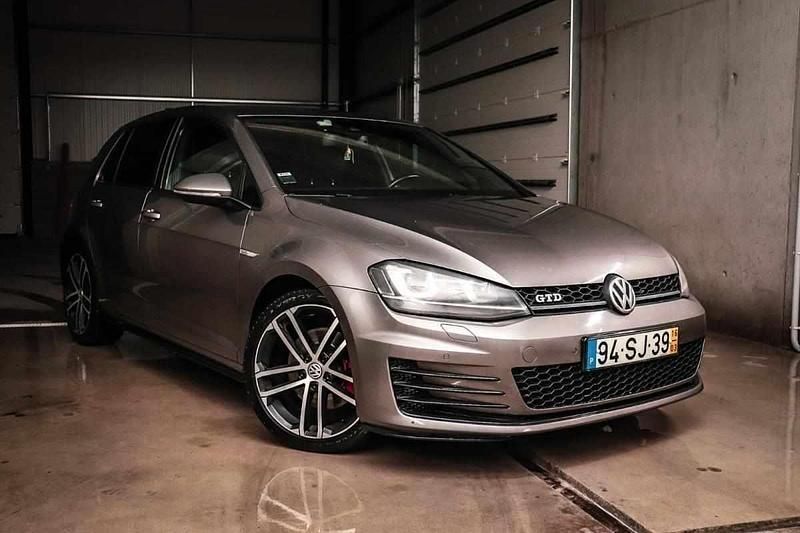 Cinzento Usado 2016 VW Golf VII GTD Citadino | € 19.950 (Preço justo) - Imagem 1/4