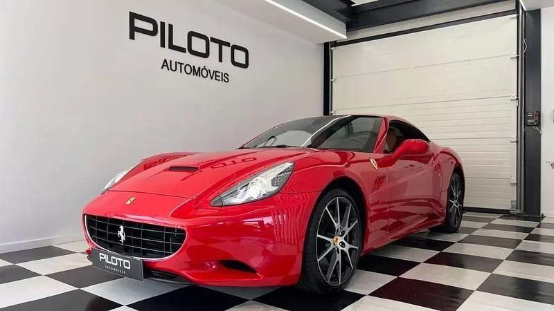 Vermelho Usado 2013 Ferrari California Cabrios | € 145.000 - Imagem 1/4