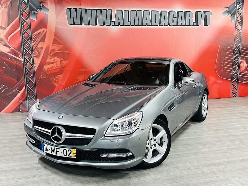 Cinza Usado 2011 Mercedes SLK200 Cabrios | € 22.900 - Imagem 1/4