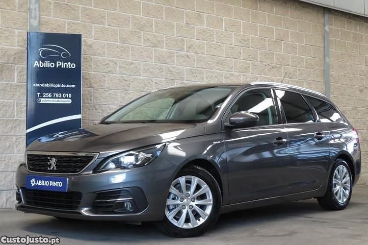Cinza Usado 2019 Peugeot 308 Style Sedan | € 12.900 (Preço justo) - Imagem 1/1