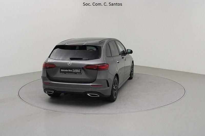 Usado Mercedes B180 AMG 116 HP (85 kW) 2023 Cinza Monovolume