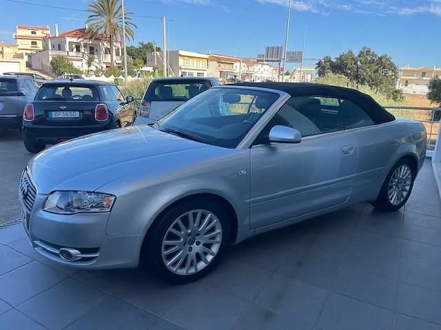 Cinzento Usado 2007 Audi A4 | € 12.900 - Imagem 1/4
