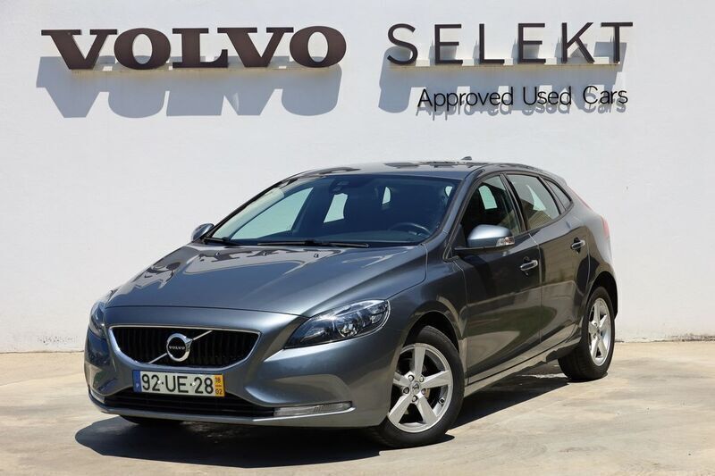 714 cinzento ósmio Usado 2018 Volvo V40 Kinetic Carrinha | € 15.200 (Preço justo) - Imagem 1/4