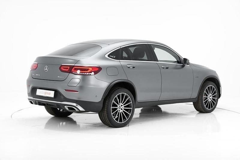 Usado Mercedes GLC300 AMG line 306 HP (225 kW) 2021 Cinza Coupé