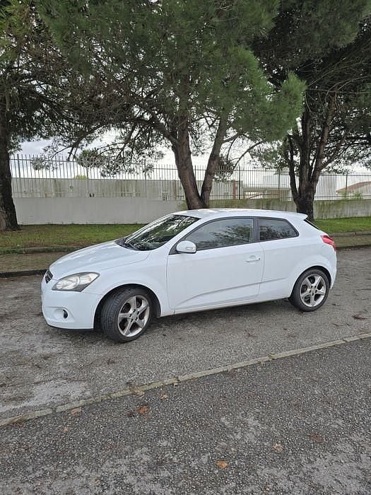Usado 2010 Kia Ceed Citadino | € 5.500 (Caro) - Imagem 1/4