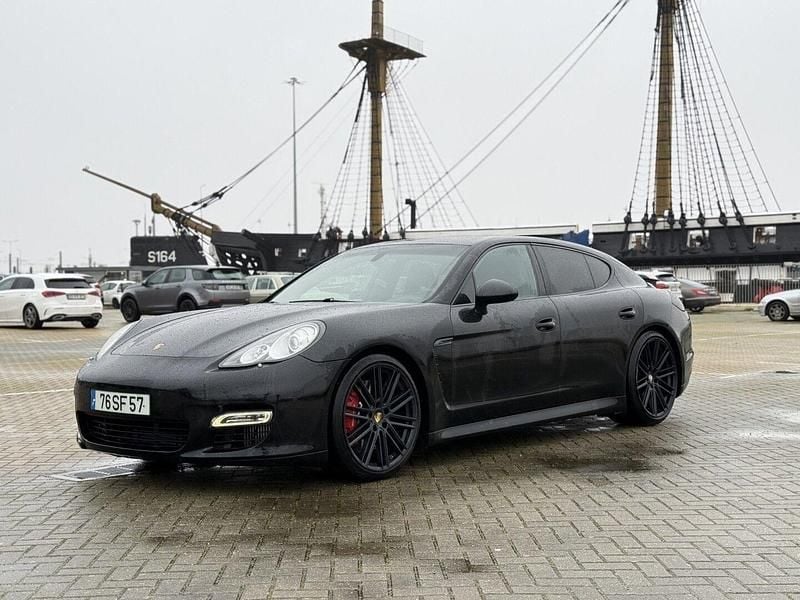 Usado Porsche Panamera Turbo 500 HP (367 kW) 2011 Preto Sedan