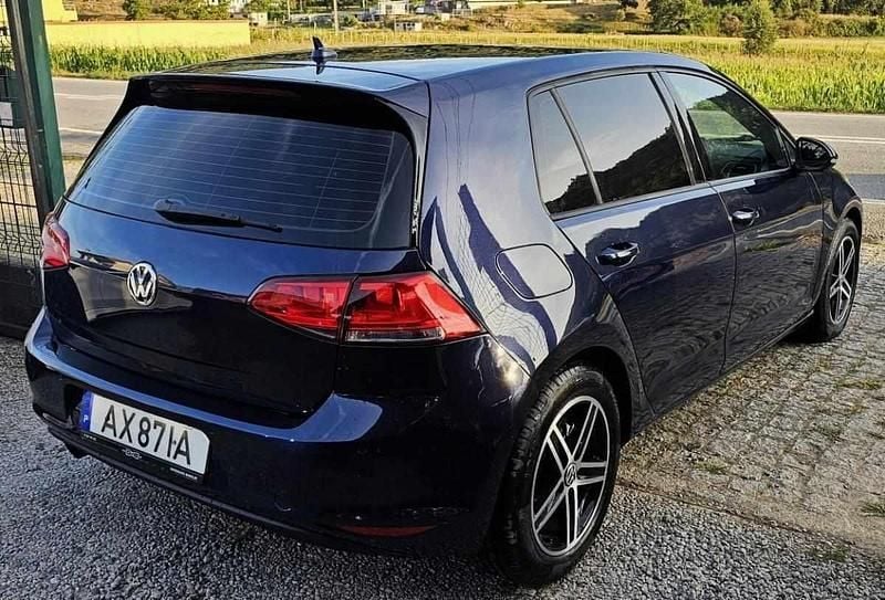 Usado VW Golf VII 110 HP (80 kW) 2015 Azul Citadino