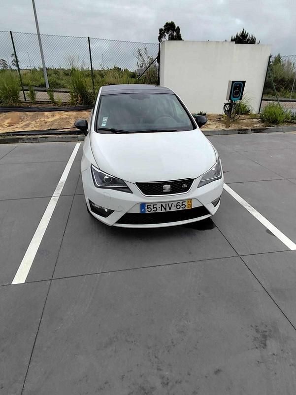 Branco Usado 2013 Seat Ibiza ST Carrinha | € 6.000 (Bom preço) - Imagem 1/1