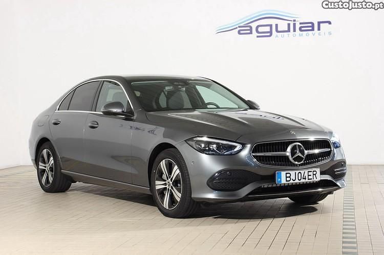 Cinza Usado 2024 Mercedes C300e Avantgarde Sedan | € 51.900 (Preço elevado) - Imagem 1/1