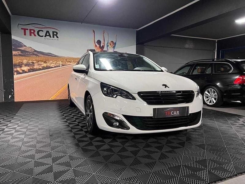 Branco Usado 2015 Peugeot 308 Allure Carrinha | € 11.990 (Preço elevado) - Imagem 1/4