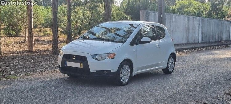 Branco Usado 2013 Mitsubishi Colt | € 6.500 - Imagem 1/1