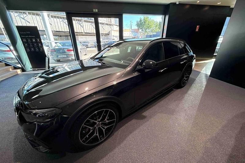 Preto Novo 2025 Mercedes E300 Carrinha | € 80.000 (Bom preço) - Imagem 1/4