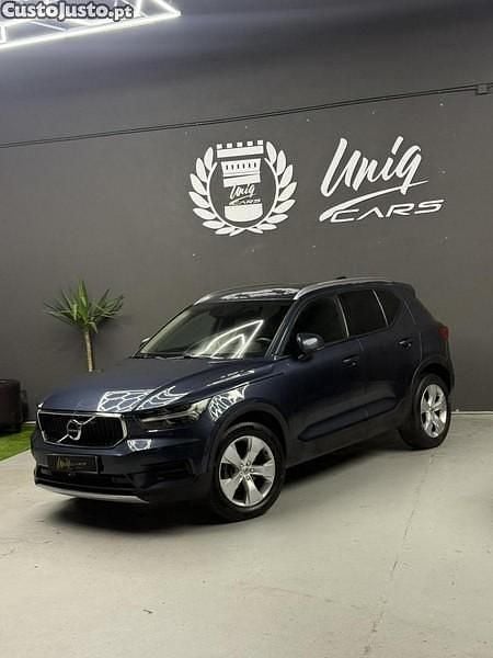 Cinza Usado 2021 Volvo XC40 SUV | € 27.999 (Bom preço) - Imagem 1/1