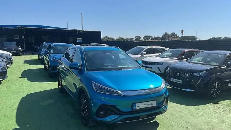 Azul Usado 2023 BYD Atto 3 Comfort SUV | € 31.490 (Caro) - Imagem 1/4