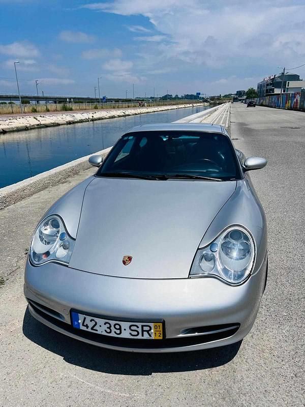 Usado Porsche 911 Carrera 320 HP (235 kW) 2001 Cinzento Coupé