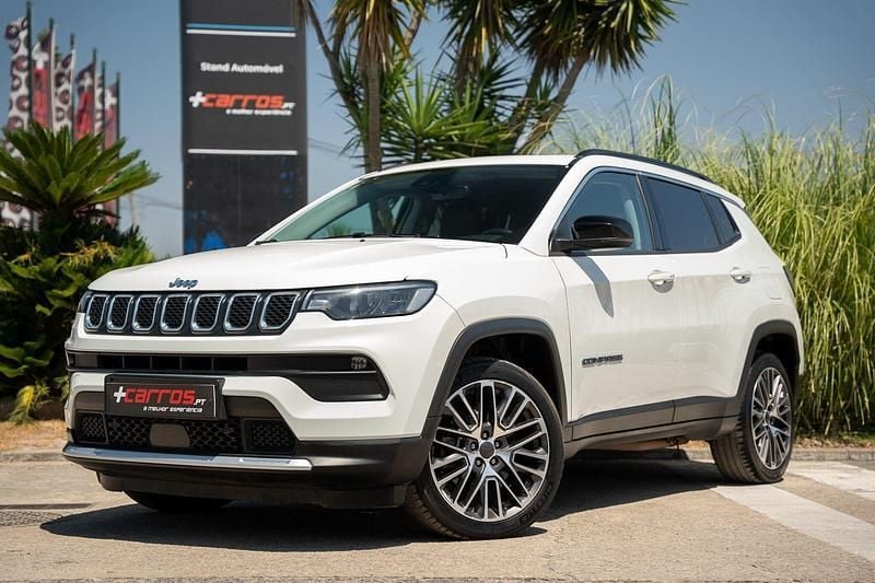 Branco Usado 2022 Jeep Compass Limited SUV | € 27.890 (Preço justo) - Imagem 1/4