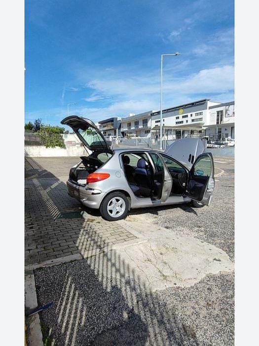 Usado 2000 Peugeot 106 Citadino | € 2.100 - Imagem 1/3