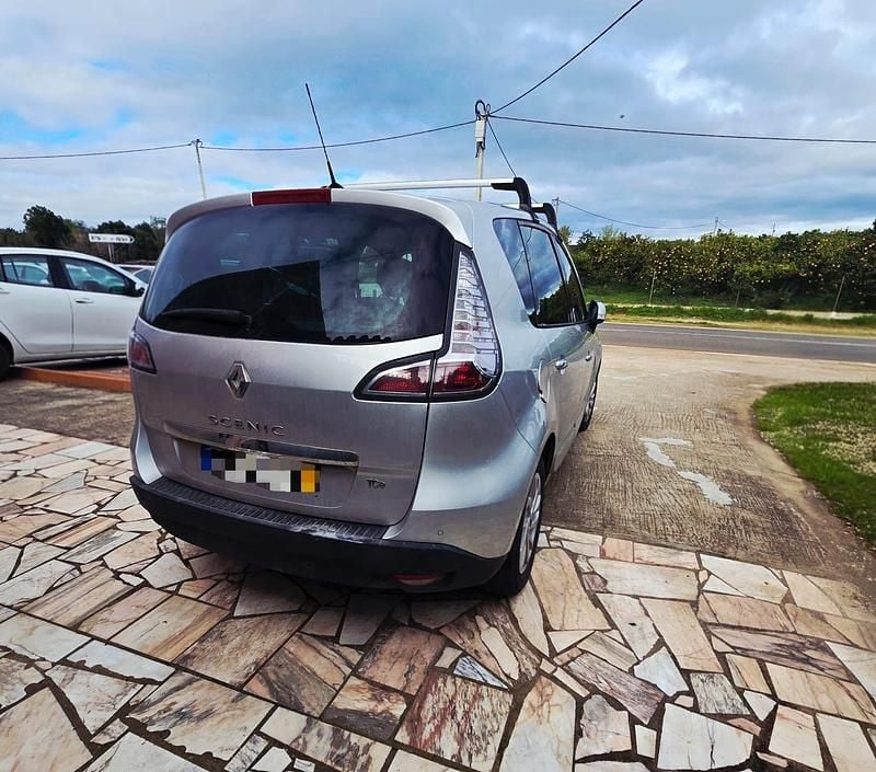 Usado Renault Scénic III 115 HP (84 kW) 2015 Cinza Monovolume