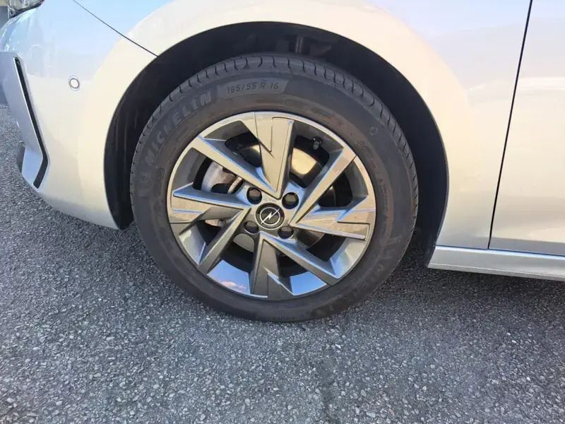Usado Opel Corsa Edition 100 HP (73 kW) 2024 Cinza prata Citadino