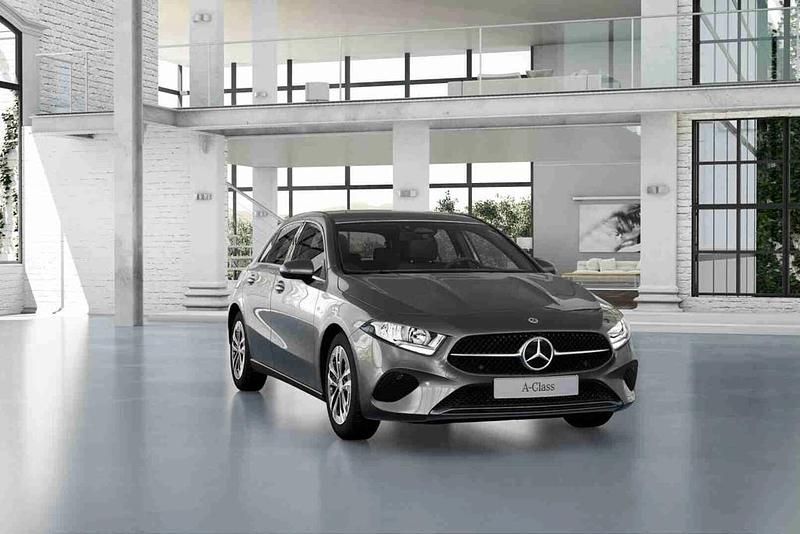 Cinzento Novo 2025 Mercedes A250 Citadino | € 48.219 (Preço justo) - Imagem 1/4