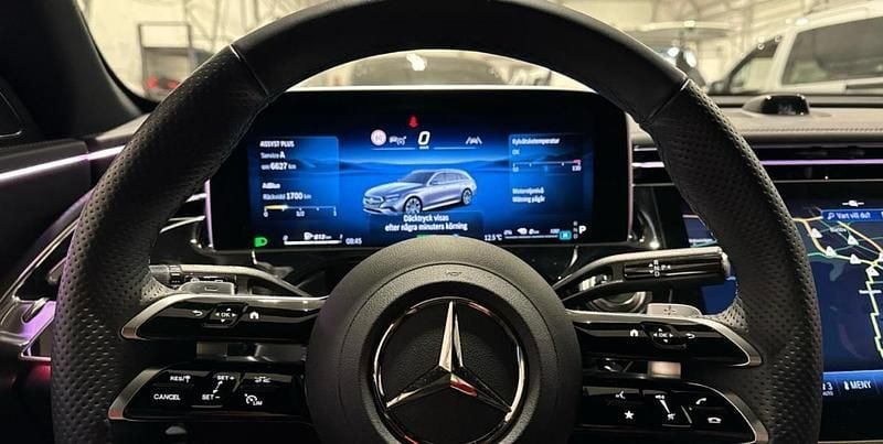 Usado Mercedes E300 313 HP (230 kW) 2025 Cinza Carrinha