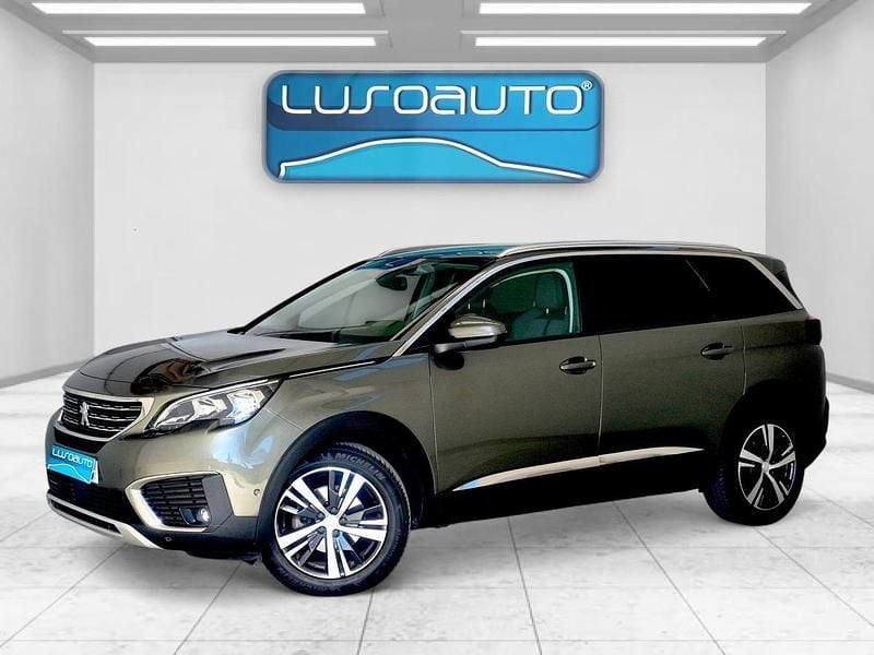 Verde Usado 2018 Peugeot 5008 Allure Monovolume | € 16.900 (Super Preço) - Imagem 1/4