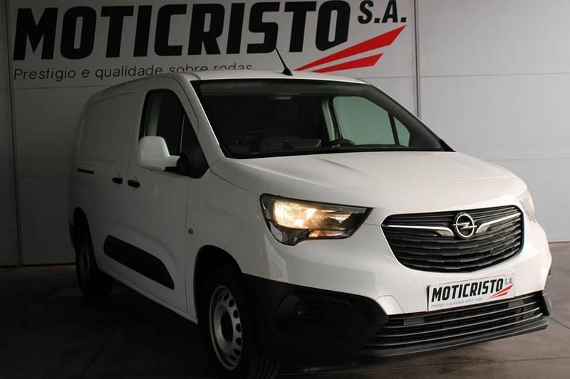 Branco Usado 2020 Opel Combo Enjoy SUV | € 12.900 (Preço justo) - Imagem 1/4