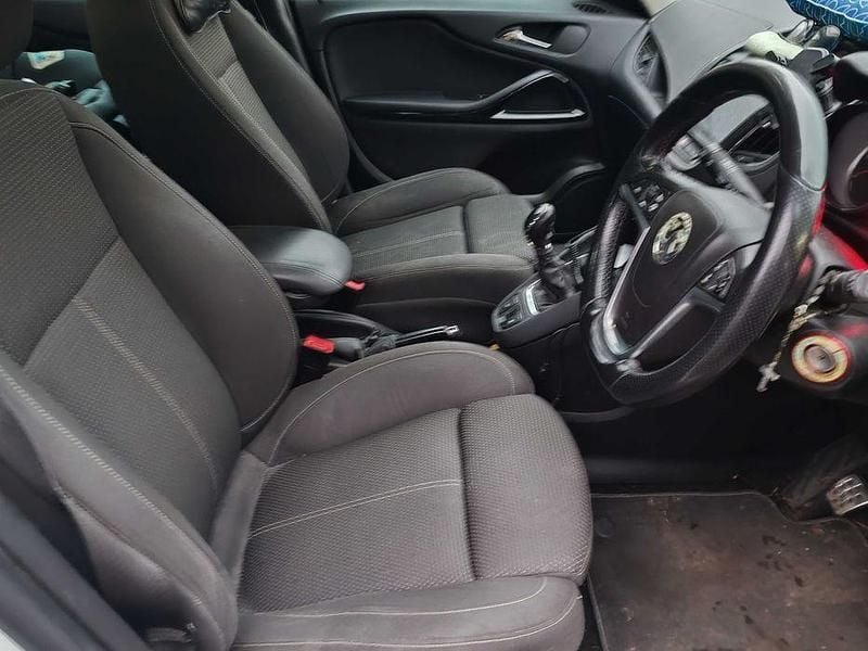 Usado Vauxhall Zafira Tourer 165 HP (121 kW) 2014 Monovolume