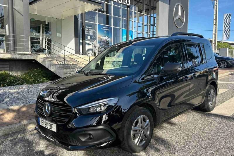 Preto Usado 2024 Mercedes eCitan | € 33.000 - Imagem 1/4