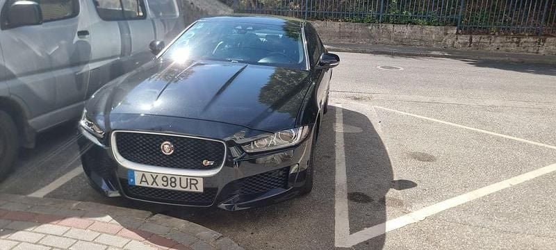 Usado 2016 Jaguar XE R-Sport Sedan | € 30.500 - Imagem 1/4