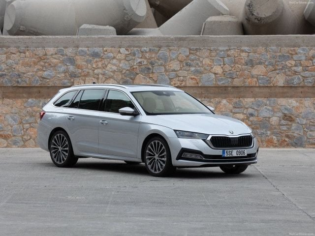 Usado Skoda Octavia 204 HP (150 kW) 2021 Cinzento Carrinha