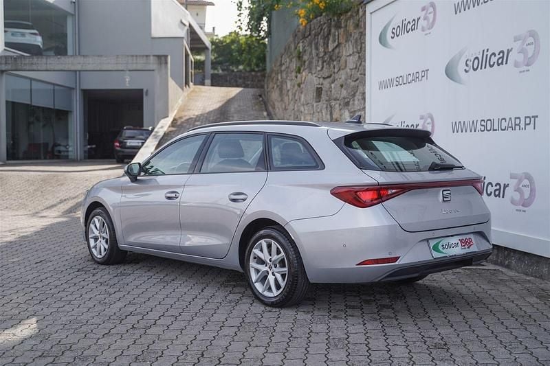 Usado Seat Leon Style 110 HP (80 kW) 2022 Cinza Carrinha