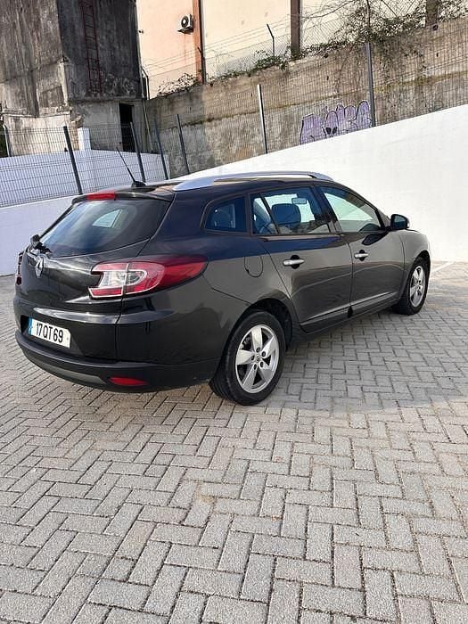 Usado 2010 Renault Mégane III Sedan | € 5.200 (Preço justo) - Imagem 1/4